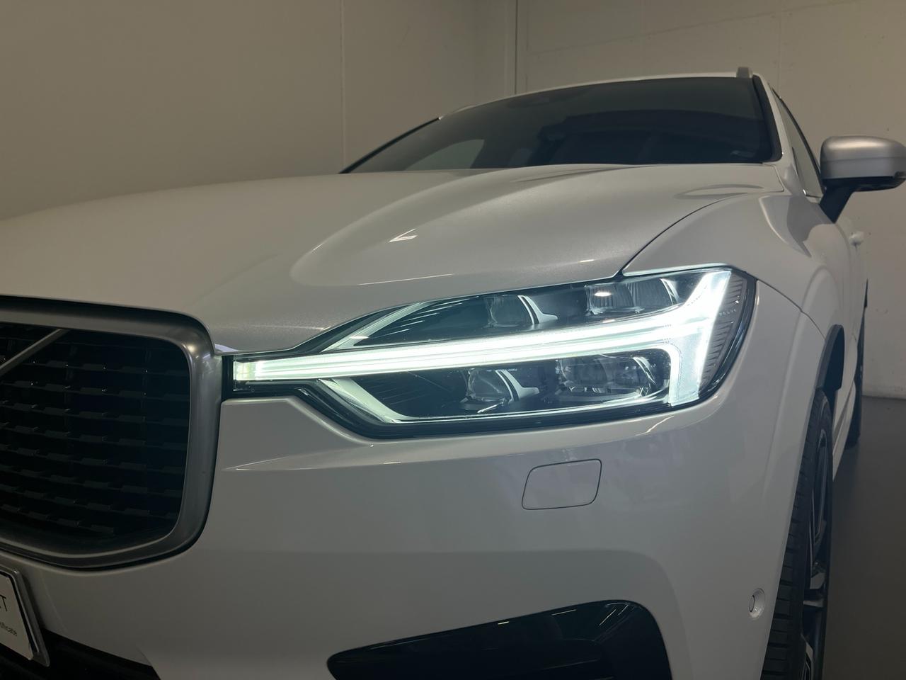VOLVO XC60 2.0 D5 R-DESIGN AWD GEARTRONIC