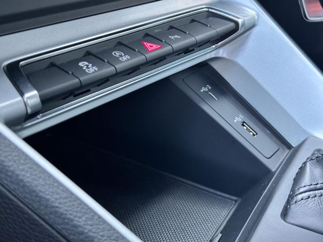 AUDI Q3 35 TDI S tronic Business
