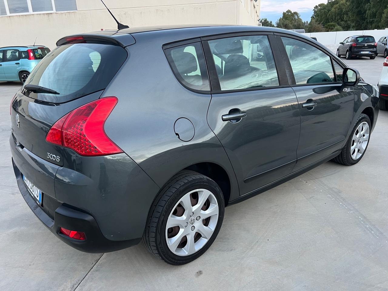 Peugeot 3008 1.6 HDi 112CV Active 2012