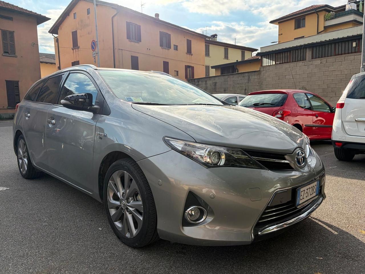 Toyota Auris Touring Sports 1.8 Hybrid Lounge