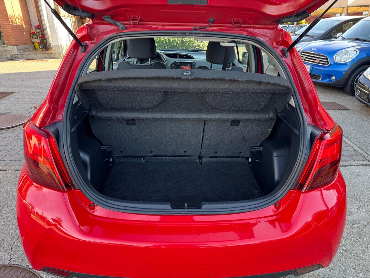 Toyota Yaris 1.3 5 porte Lounge OK NEOPATENTATI