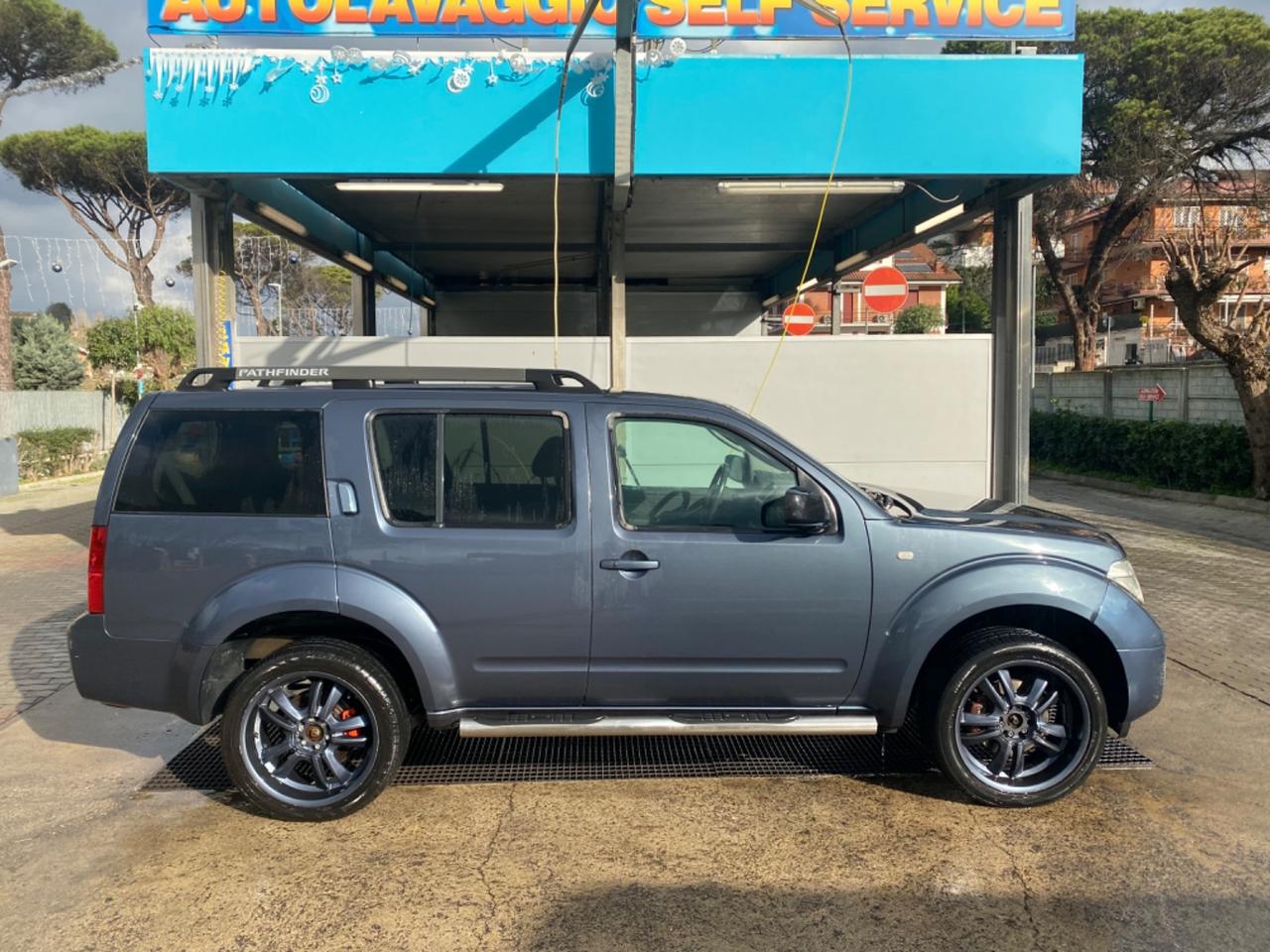 Nissan Pathfinder 2.5 diesel cambio automatico 7 posti gancio traino 3000 kg 2006