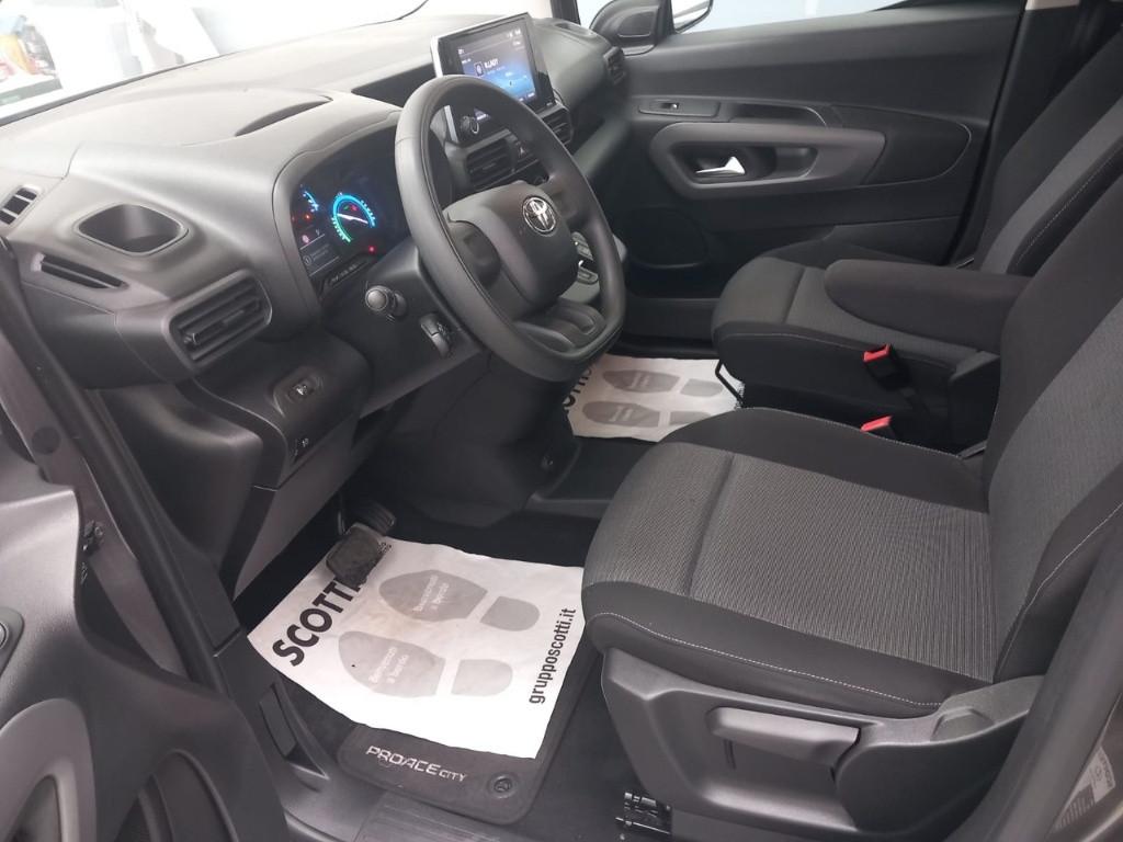 TOYOTA P.CITY VERSO EV L1 50KWH LNG22