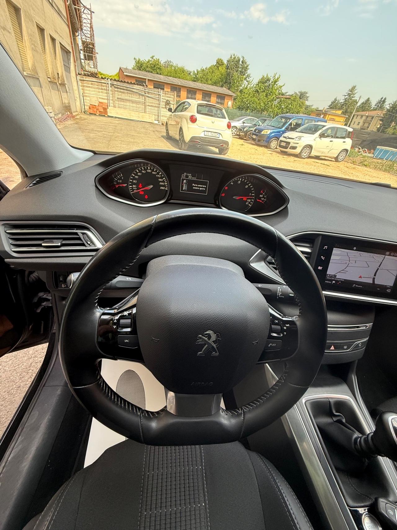 Peugeot 308 BlueHDi 130 S&S Allure