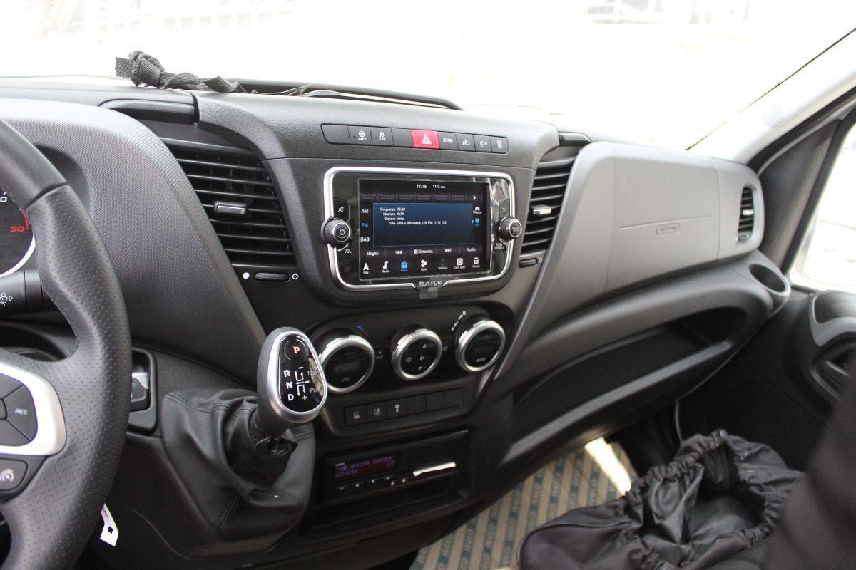 IVECO Daily 40-180 Hi-Matic Carroattrezzi