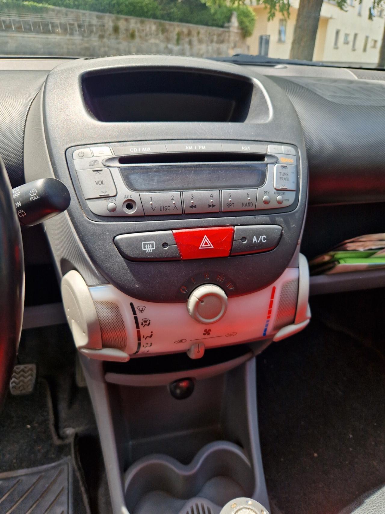 Peugeot 107 1.0 68CV 5p. - Garanzia 12 Mesi