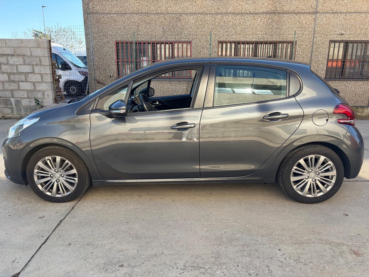 Peugeot 208 BlueHDi 75 5 porte Allure