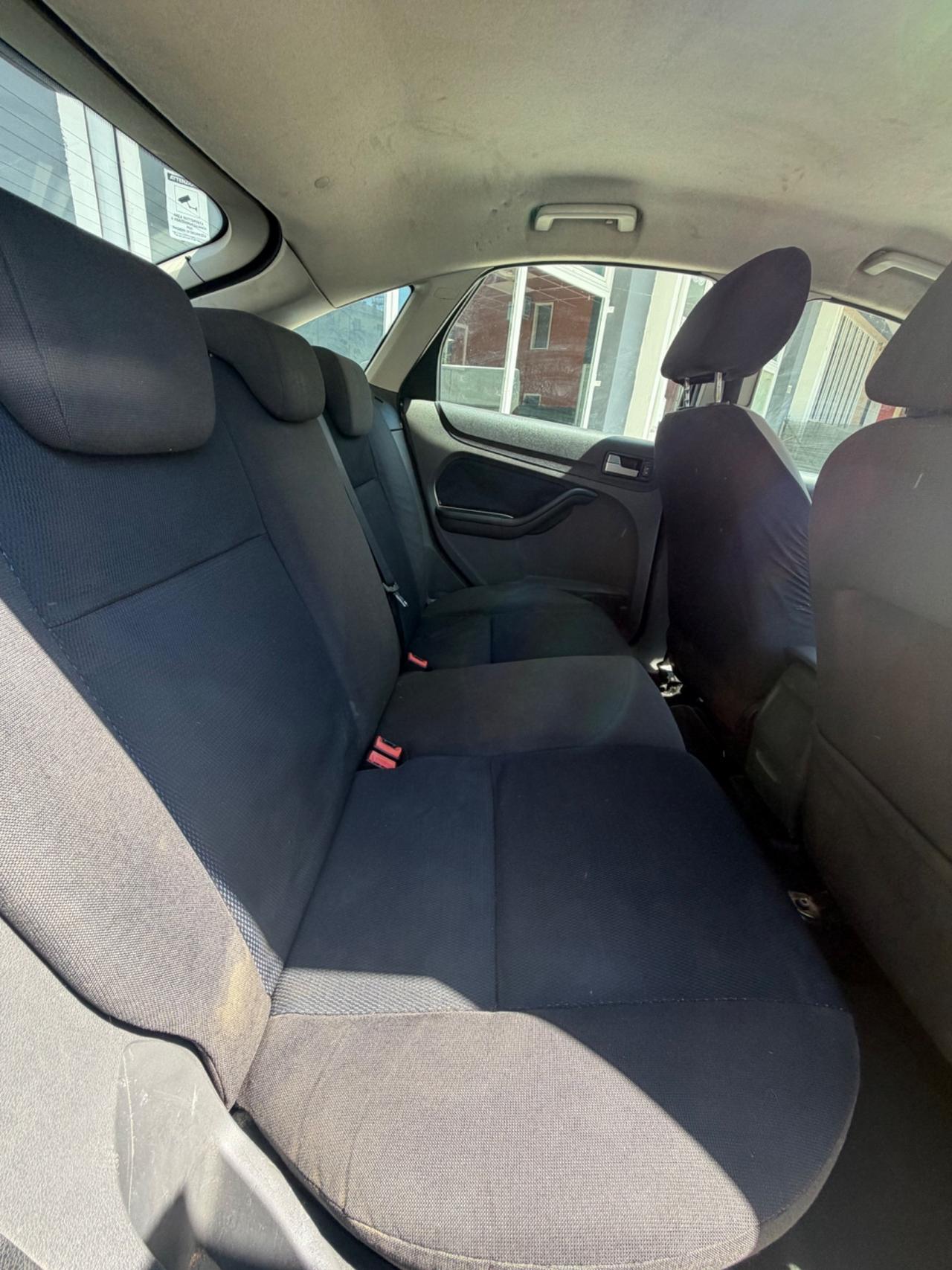 Ford Focus C-Max 1.6 TDCi (90CV) Coupé