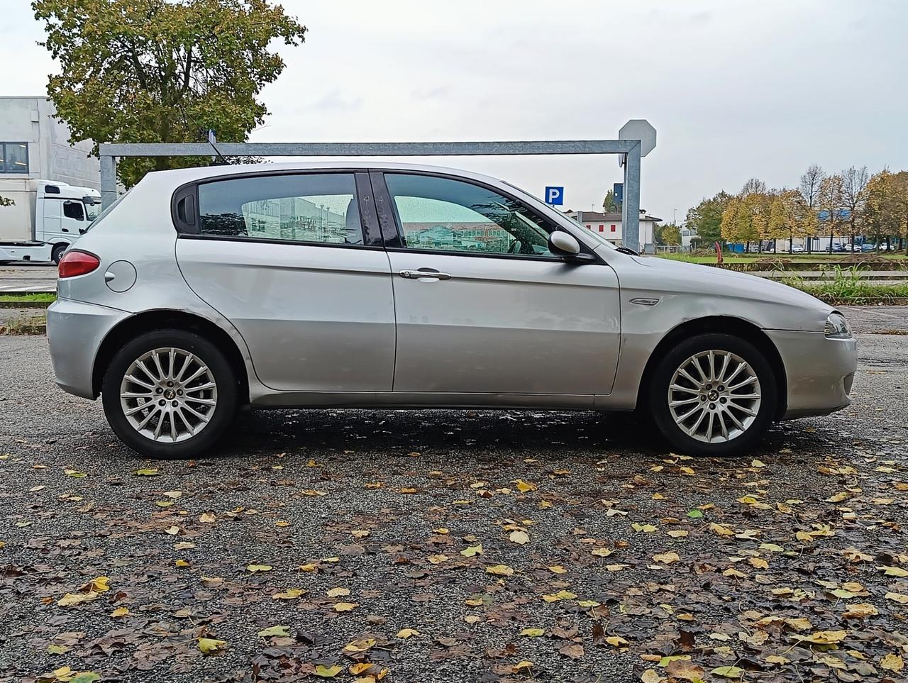 Alfa Romeo 147 1.9 JTD (115) 5 porte Exclusive