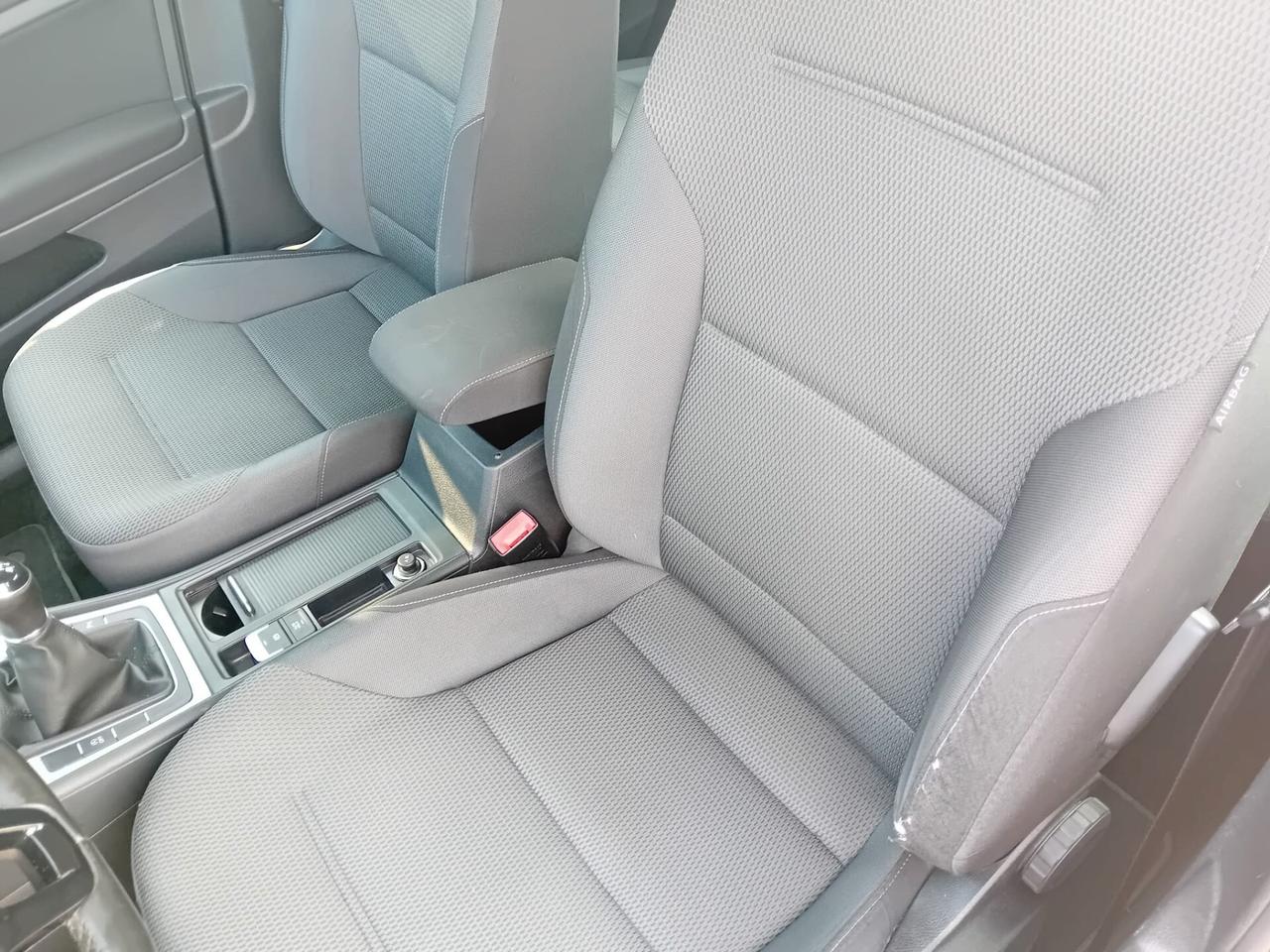 Volkswagen Golf 5p 1.6 tdi 110CV Comfortline 110cv E6