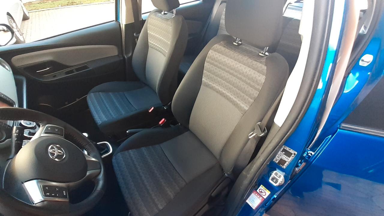 Toyota Yaris 1.0 benzina 5 porte ideale neopatentati