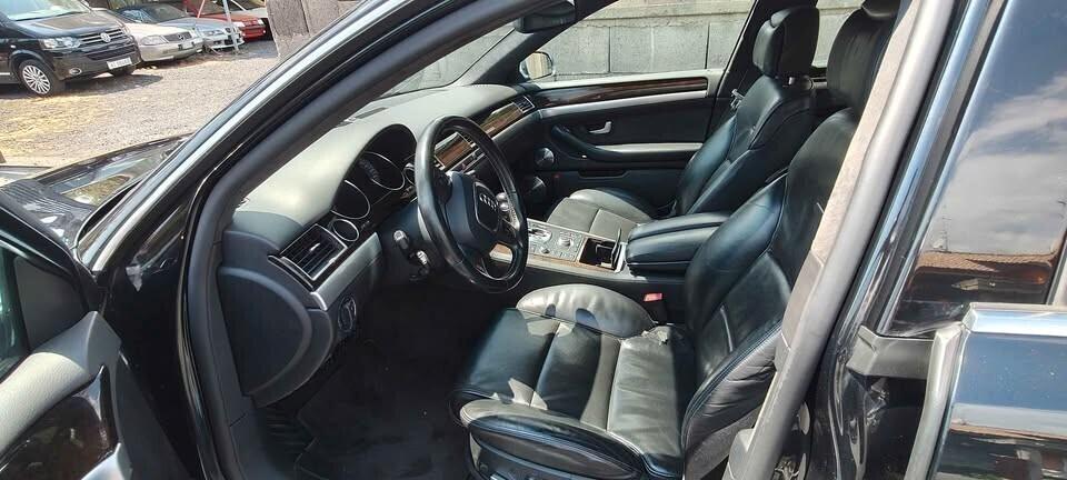Audi A8 S8 5.2 V10 quattro tiptronic