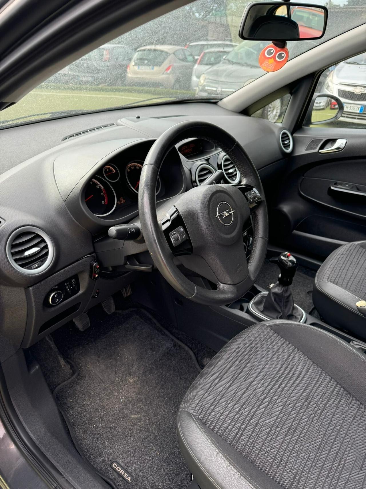 Opel Corsa 1.2 5 porte