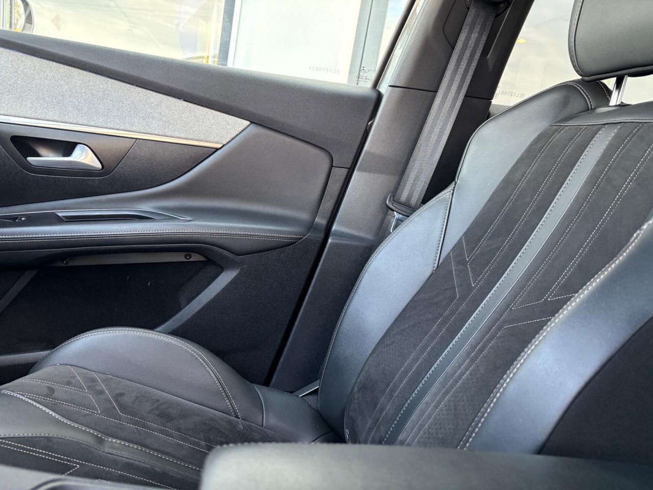 Peugeot 3008 GT BlueHDi 130 EAT8 SPOTICAR