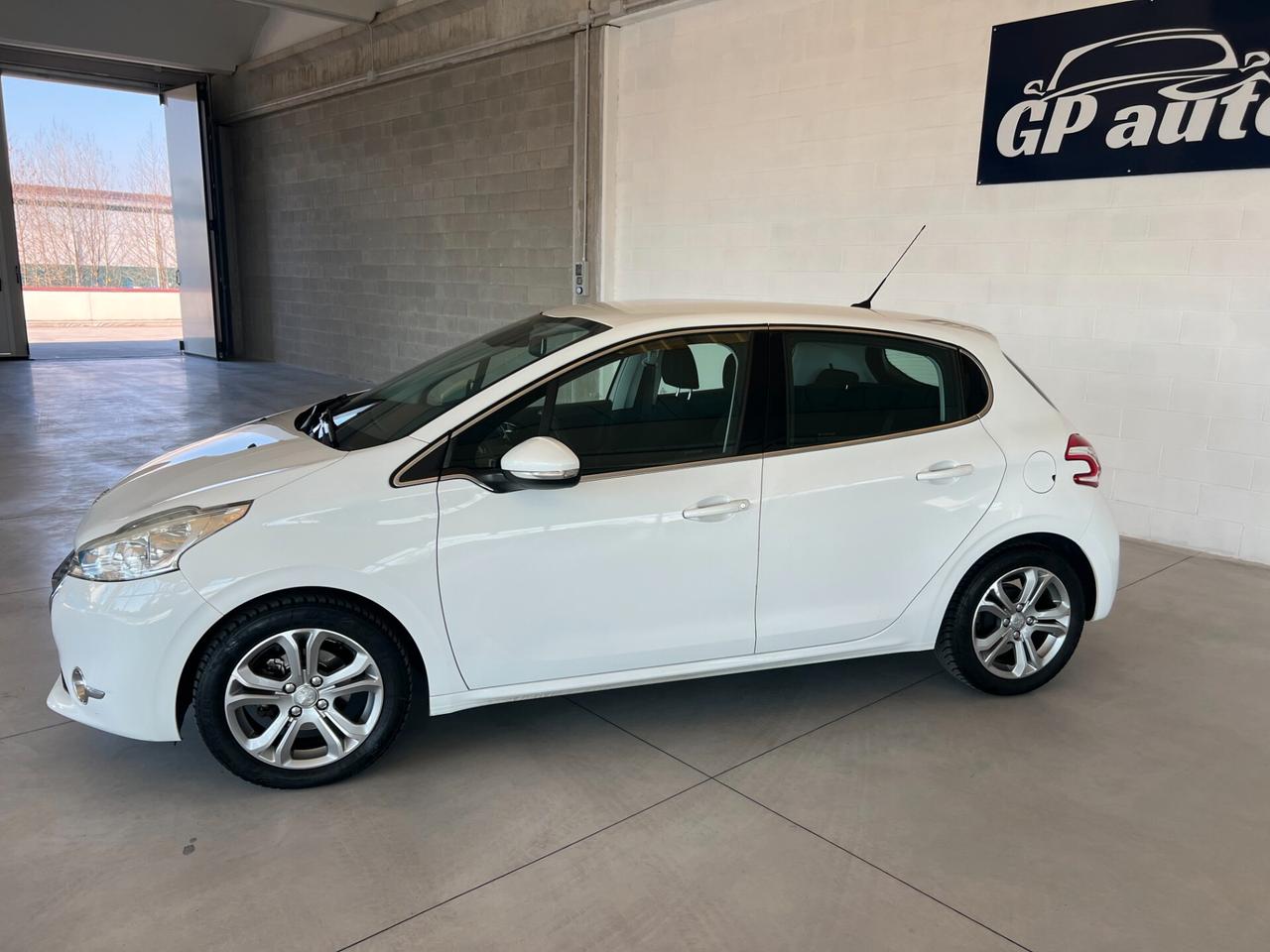 Peugeot 208 1.2 VTi 82 CV 5 porte Allure