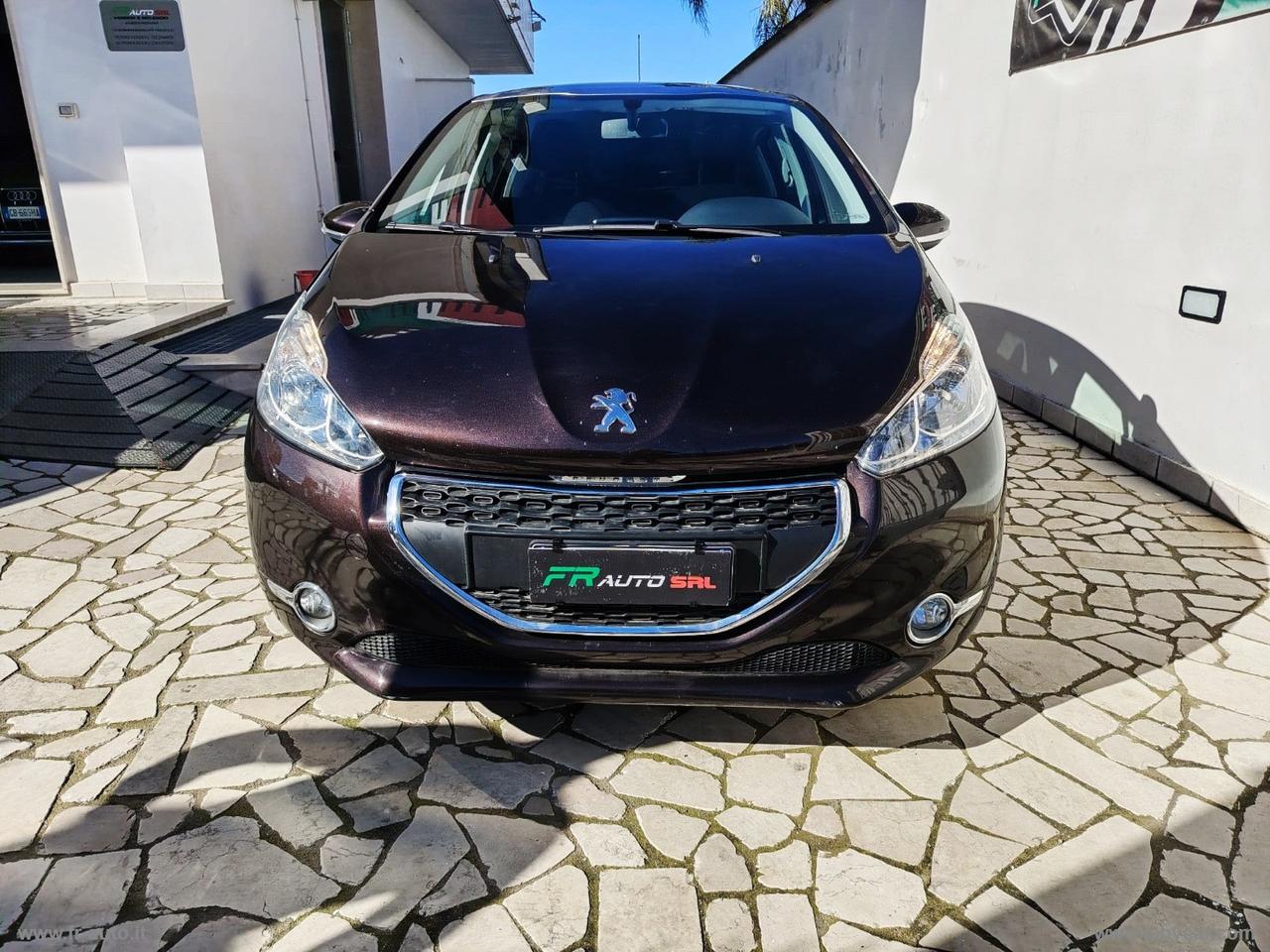 PEUGEOT 208 1.2 VTi 82 CV 5p. Allure