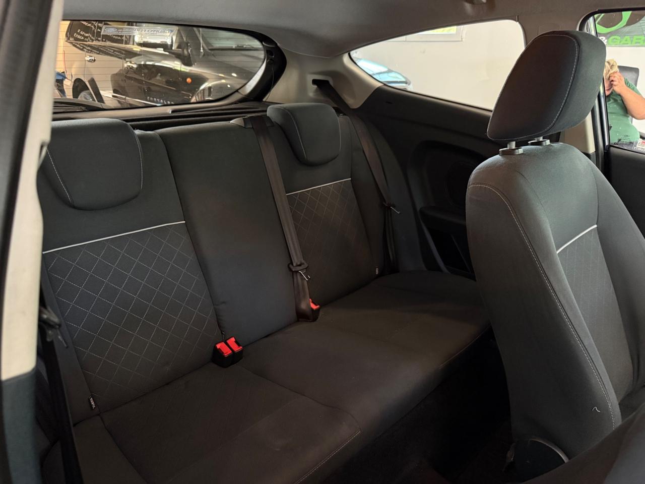 Ford Fiesta 1.4 GPL BENZINA 2012 neopatentati