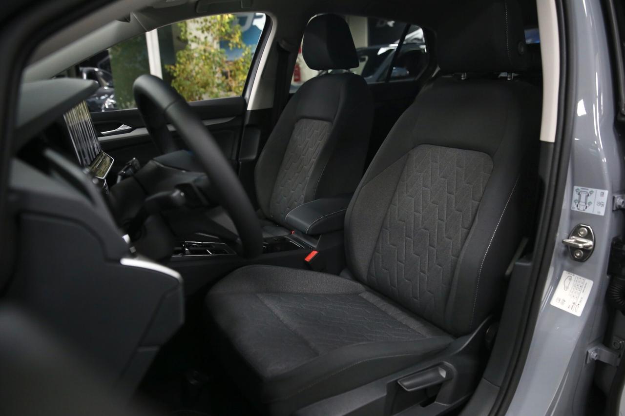 Volkswagen Golf Edition Plus 1.5 eTSI 115 cv DSG KM0