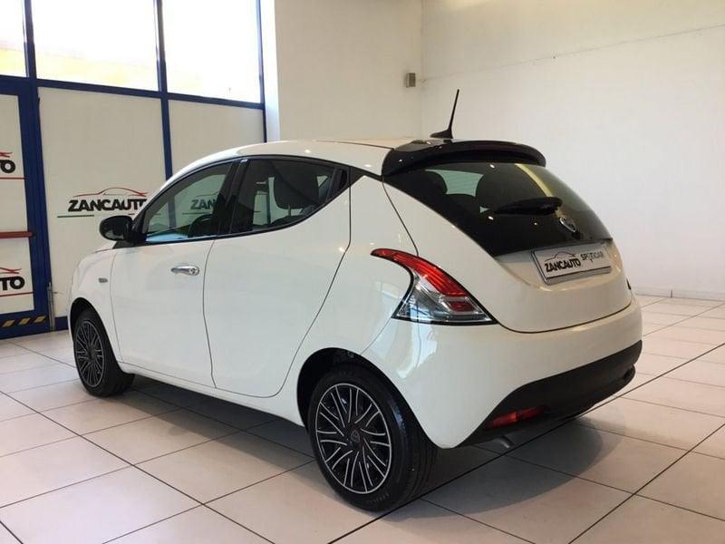 Lancia Ypsilon 1.0 FireFly 5 porte S&S Hybrid Oro MY24