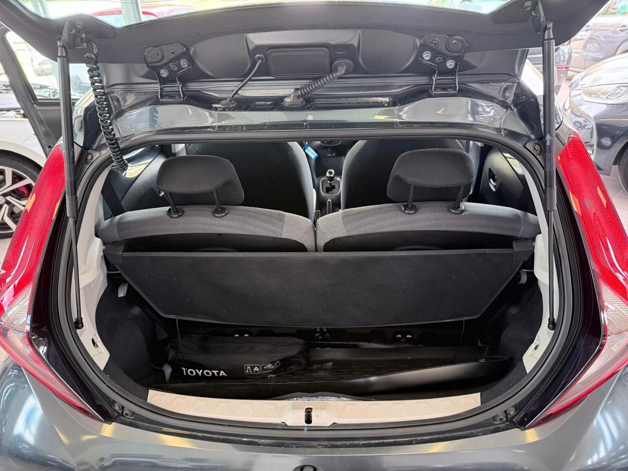 Toyota Aygo Connect 1.0 VVT-i 72CV 5 porte x-business MMT