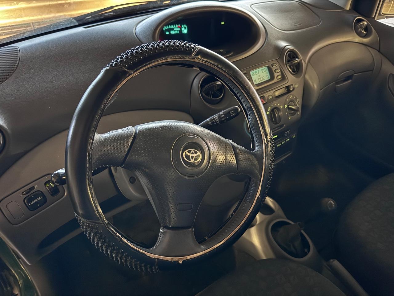 Toyota Yaris 1.3i 16V cat 5 porte Luna