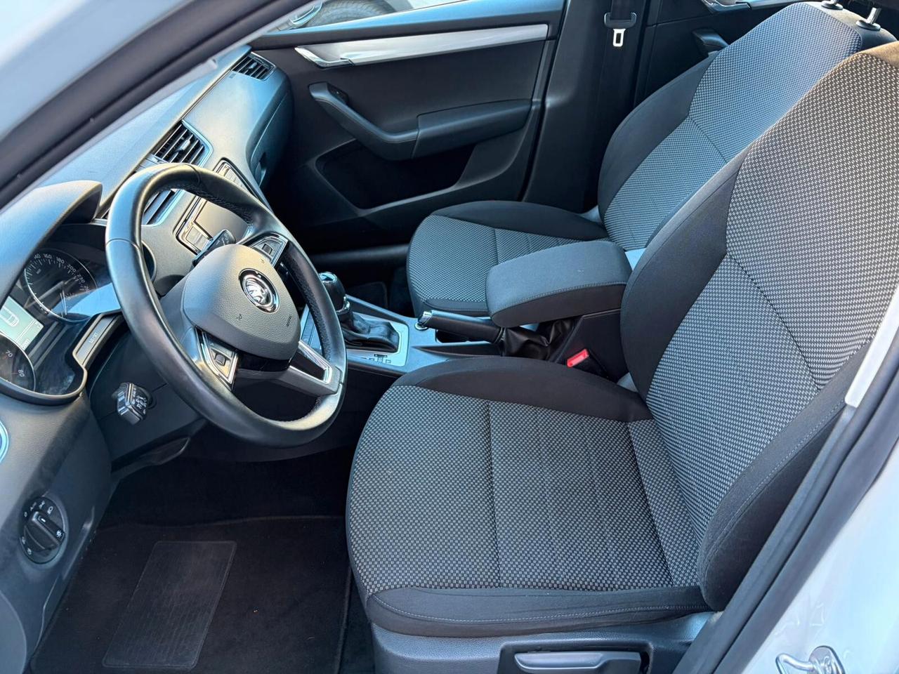 Skoda Octavia 1.4 TSI DSG Wagon Ambition G-Tec