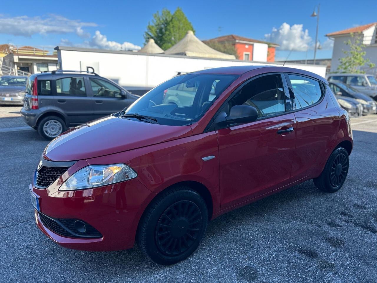Lancia Ypsilon 1.2 69 CV 5 porte S&S Gold