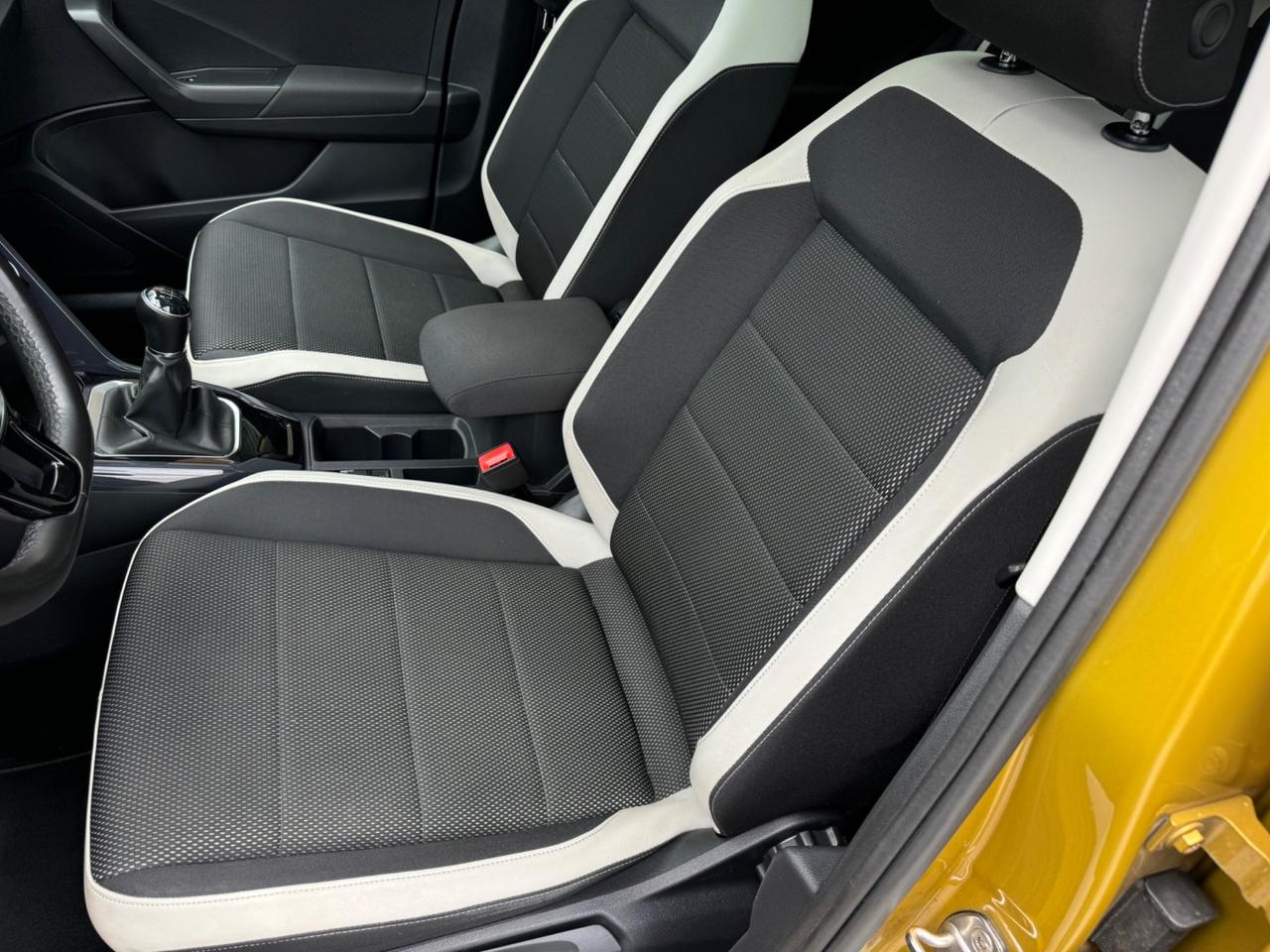 Volkswagen T-Roc 1.6 TDI SCR Advanced BlueMotion Technology R-Line TETTO