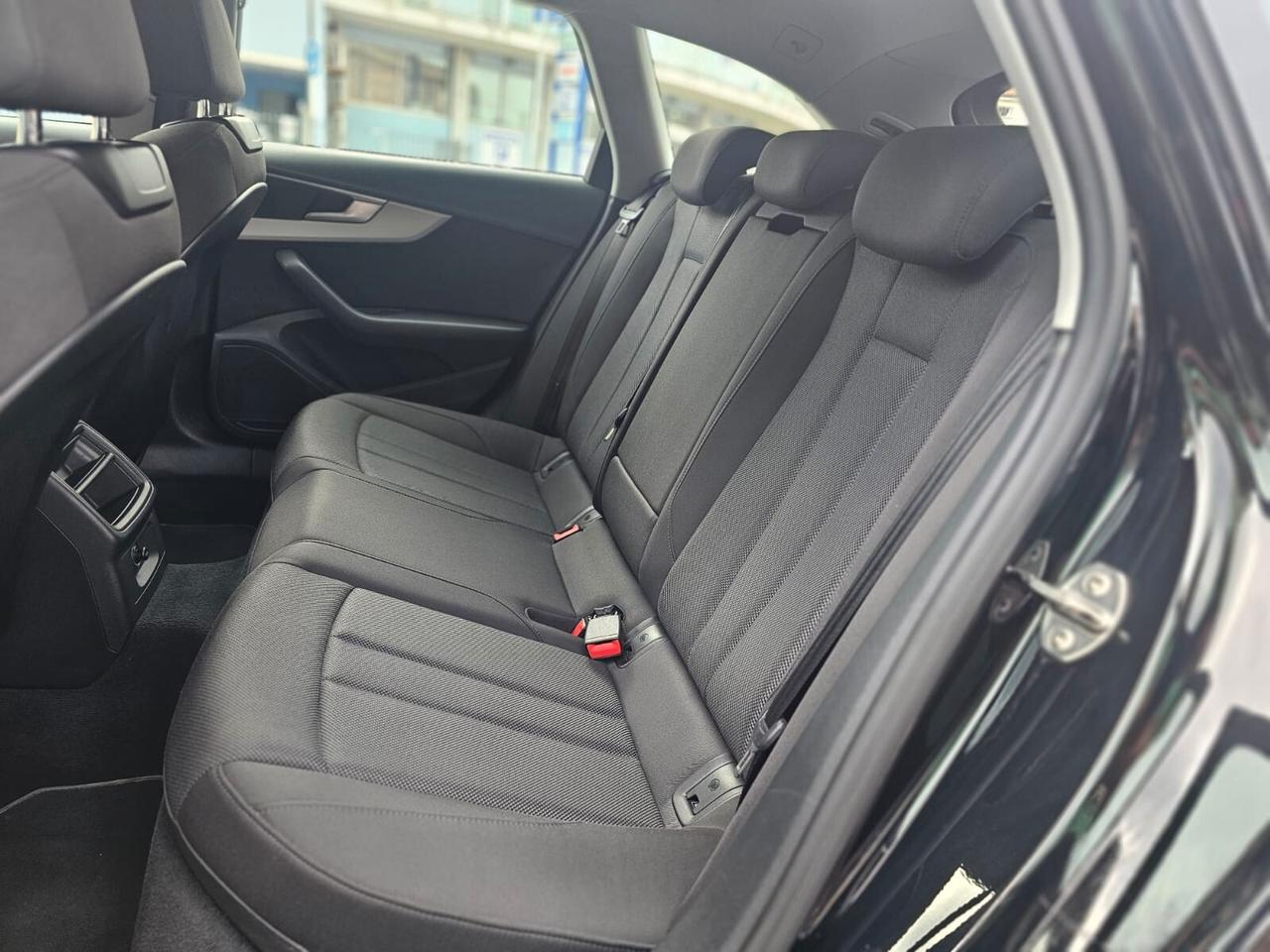 Audi A4 Avant 40 TDI S tronic Business