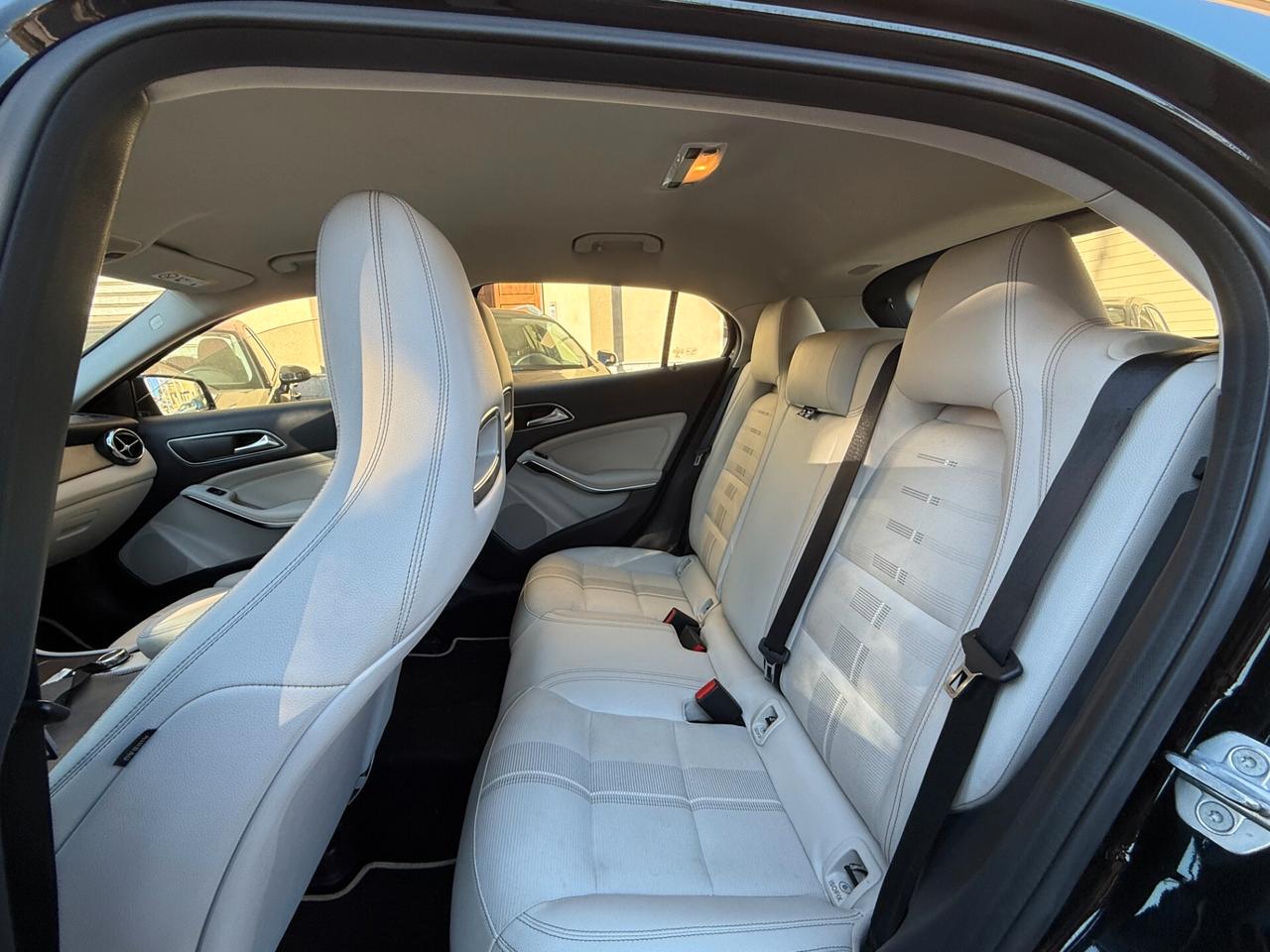 Mercedes-benz GLA 200d