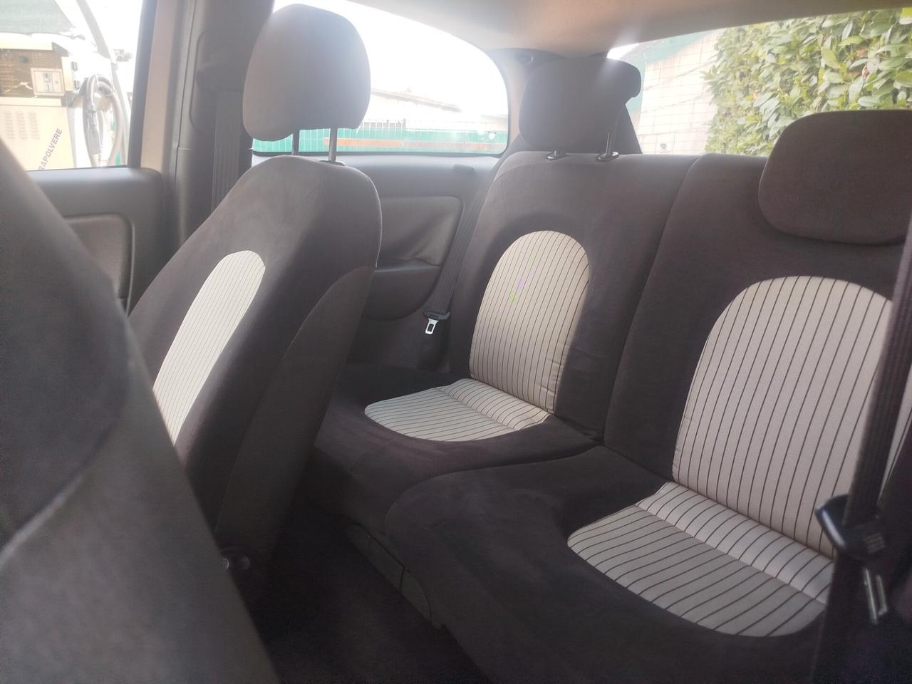 Lancia Ypsilon 1.4 16V MomoDesign