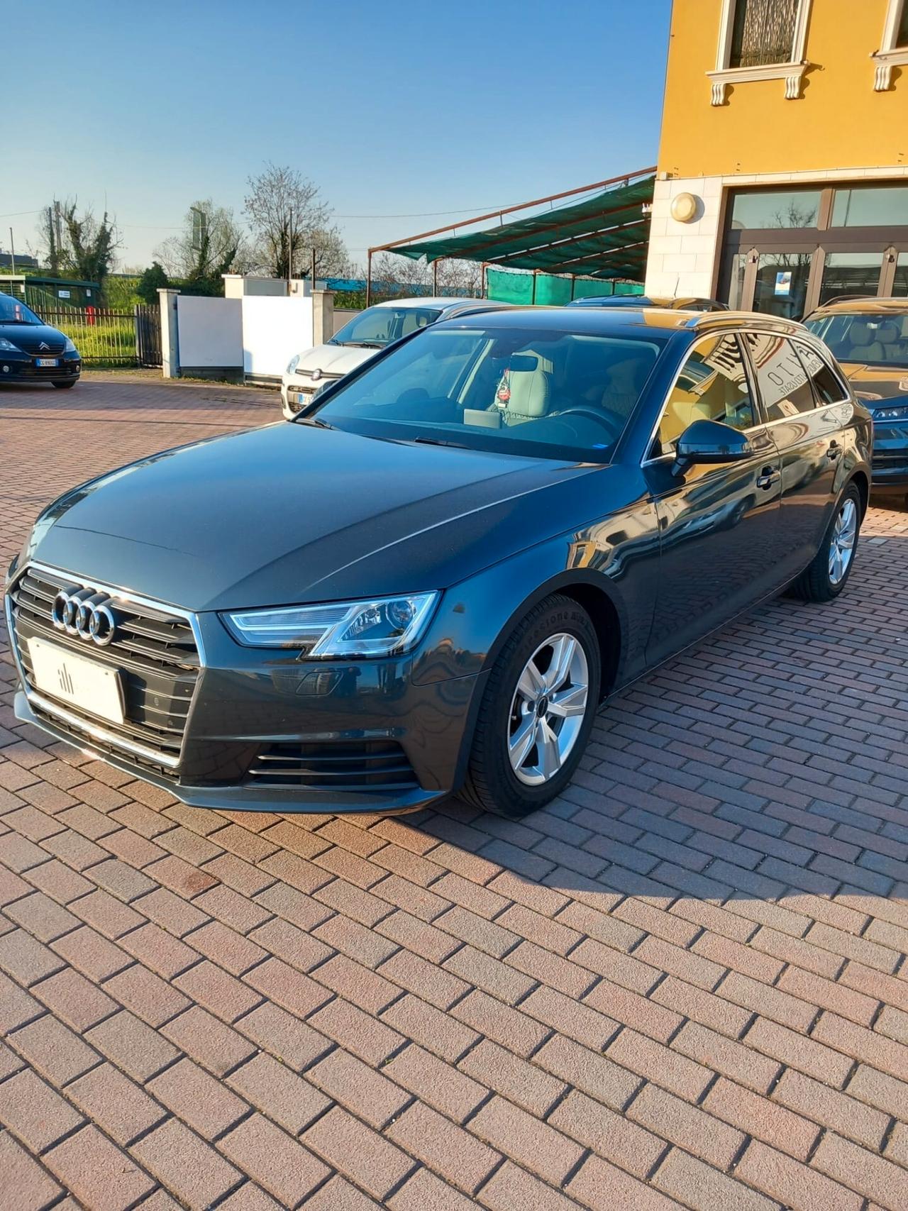 Audi A4 2.0 TDI 150 CV S tronic Business