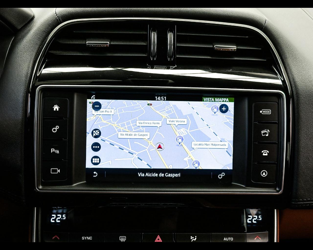 JAGUAR XE 2.0 D Turbo 180 CV AWD aut. Prestig