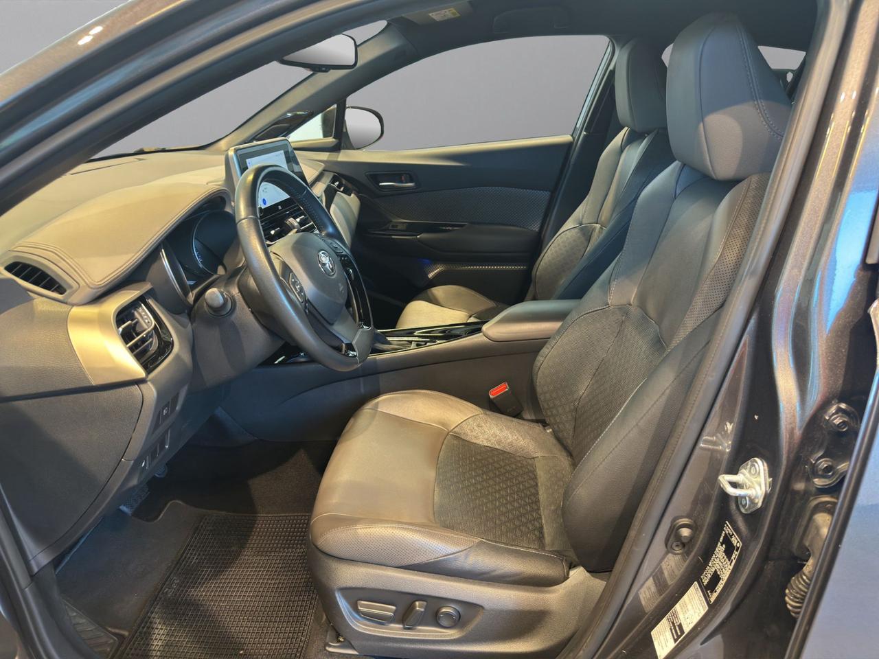 Toyota C-HR 1.8h Lounge e-cvt