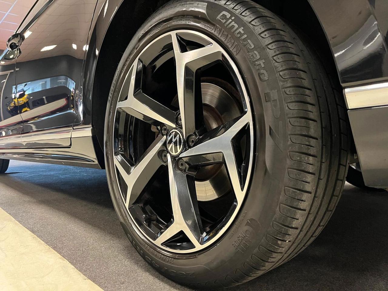 Volkswagen Passat Variant 2.0 TDI SCR 200 CV DSG R-LINE