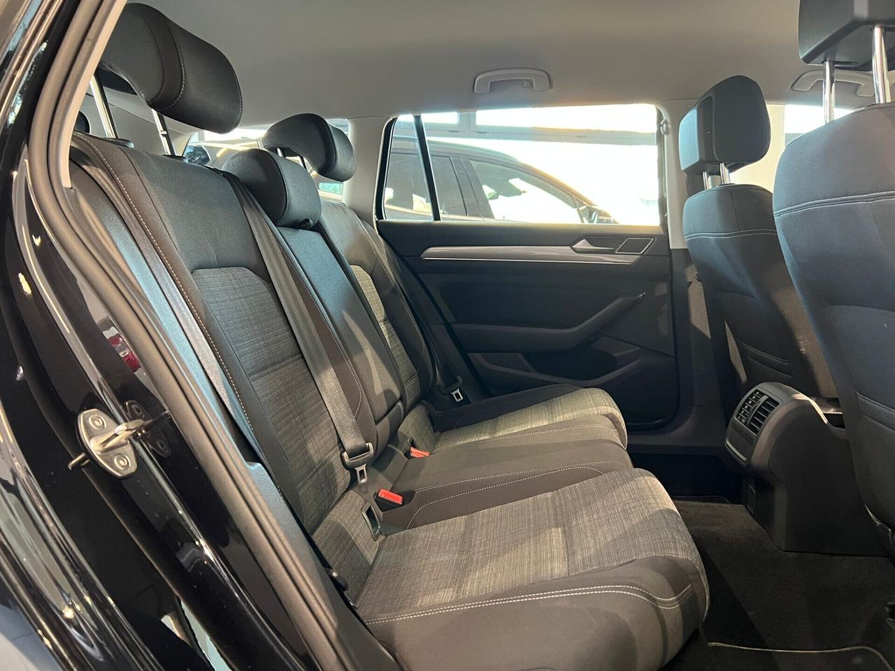 Volkswagen Passat Variant 2.0 TDI SCR 122 CV EVO DSG Business