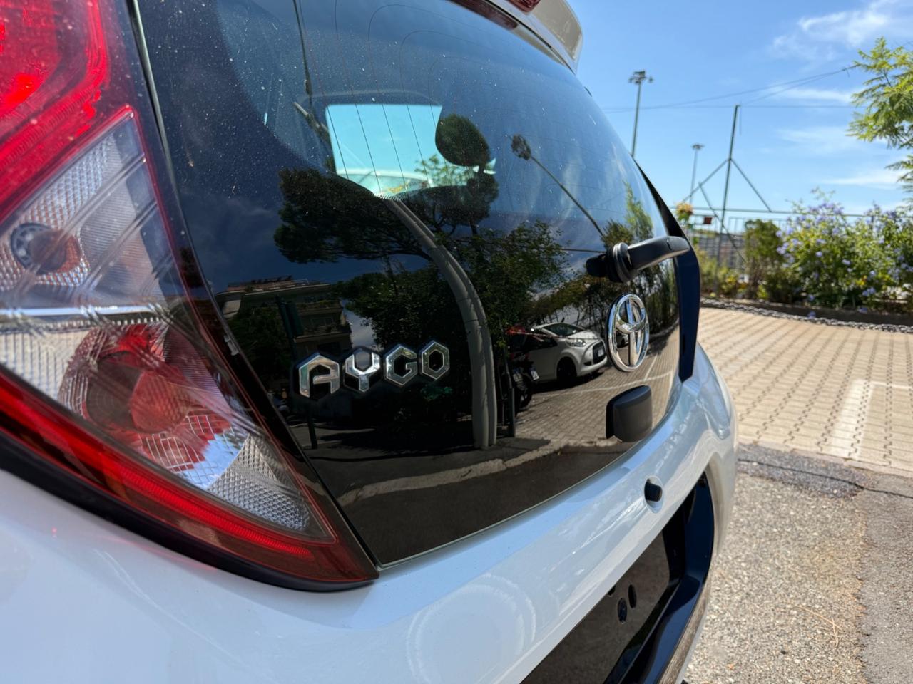 Toyota Aygo 1.0 VVT-i 72 CV 5 porte x-play Manuale