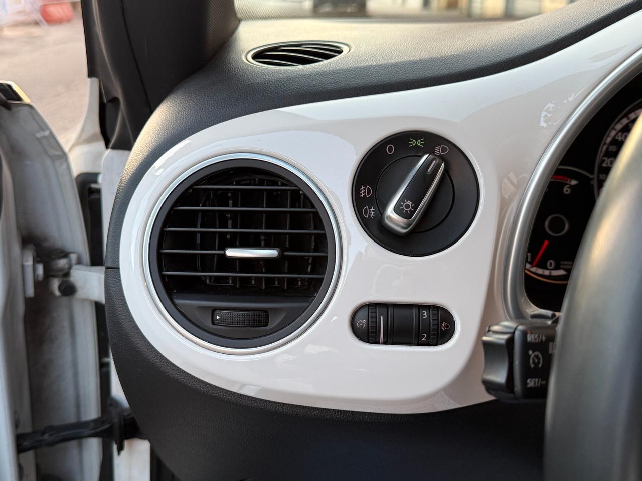 Volkswagen Maggiolino 1.6 TDI 105CV Design - 2013