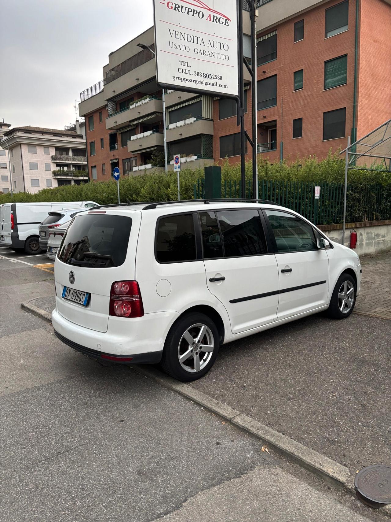 Volkswagen Touran 1.6 Trendline Bifuel G