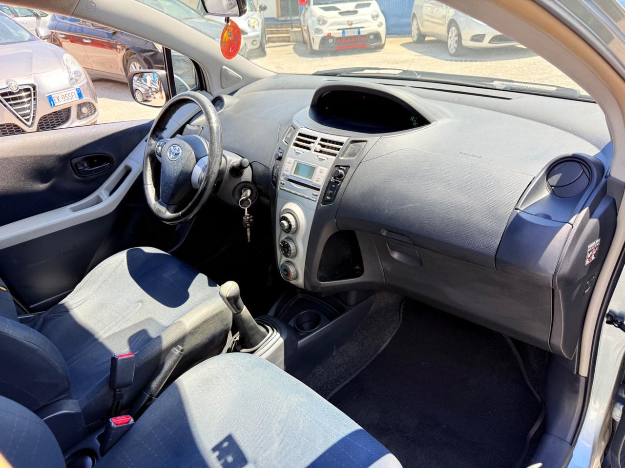 Toyota Yaris 1.0 5 porte Sol