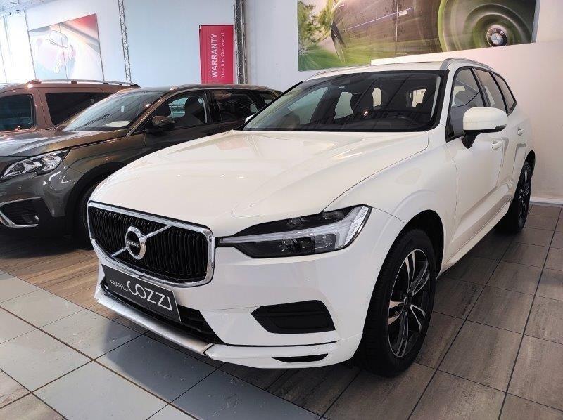 VOLVO XC60 (2017-->) - XC60 B4 Geartronic Momentum