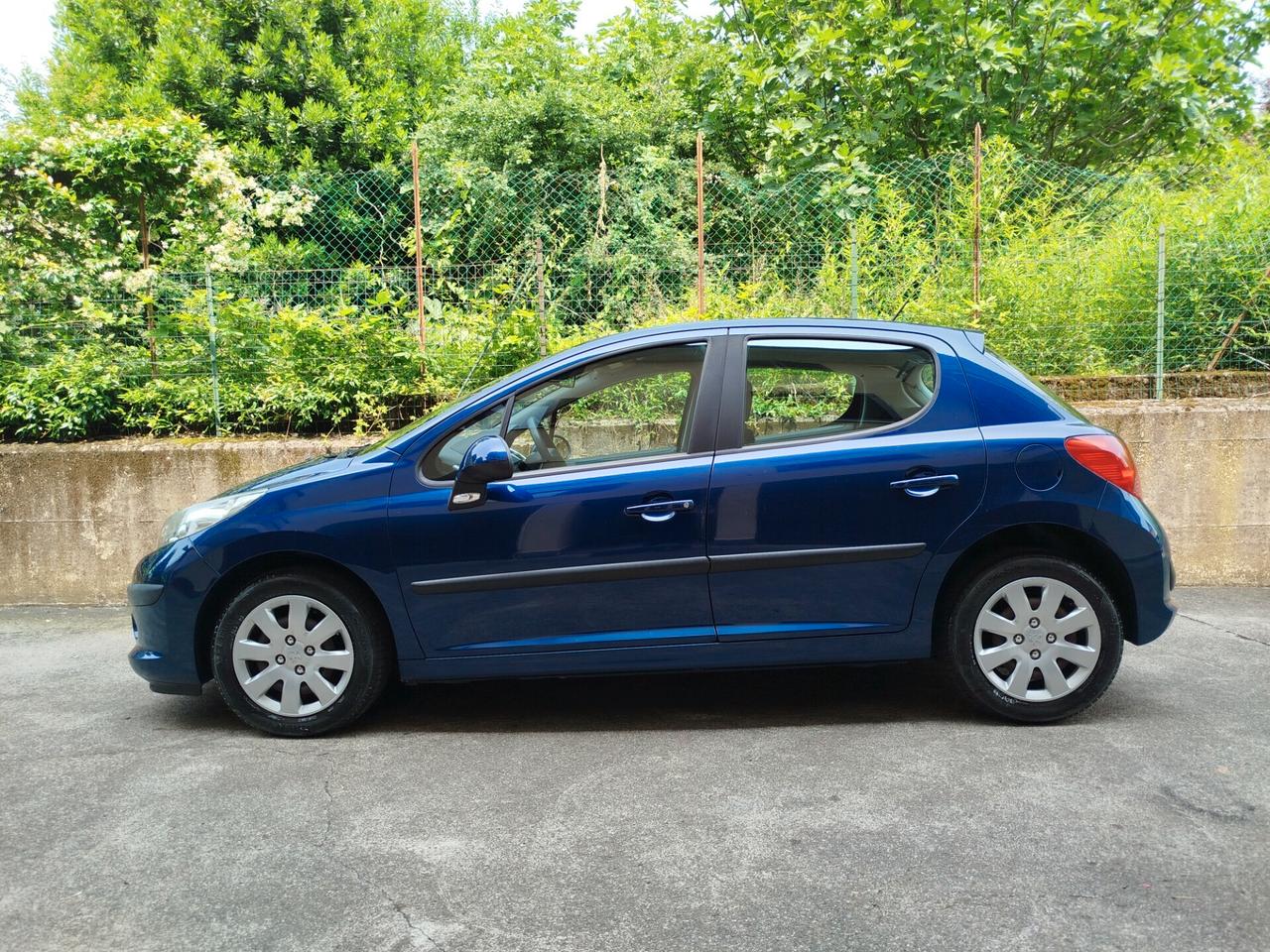 Peugeot 207 1.4 BENZINA 73cv / 52.000km / Neop.