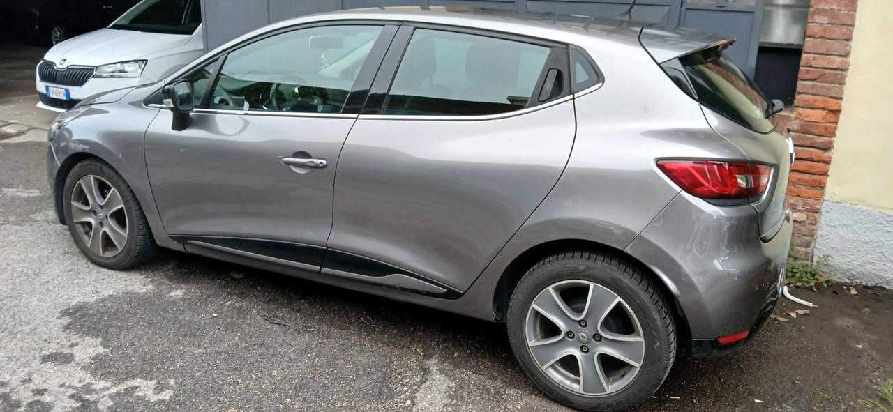 Renault Clio 1.2 75CV 5 porte Costume National