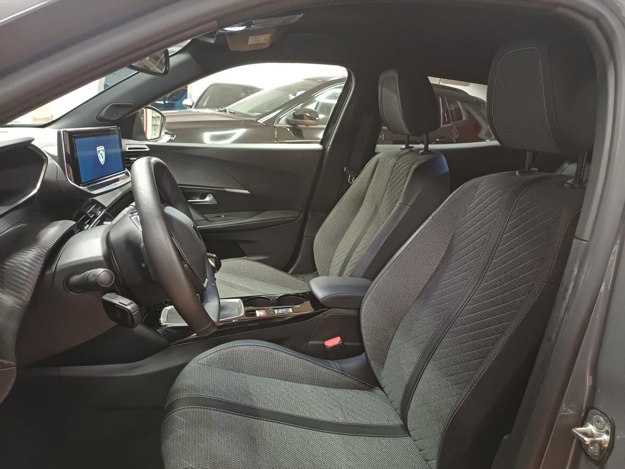 Peugeot 2008 PureTech 100 S&S Allure