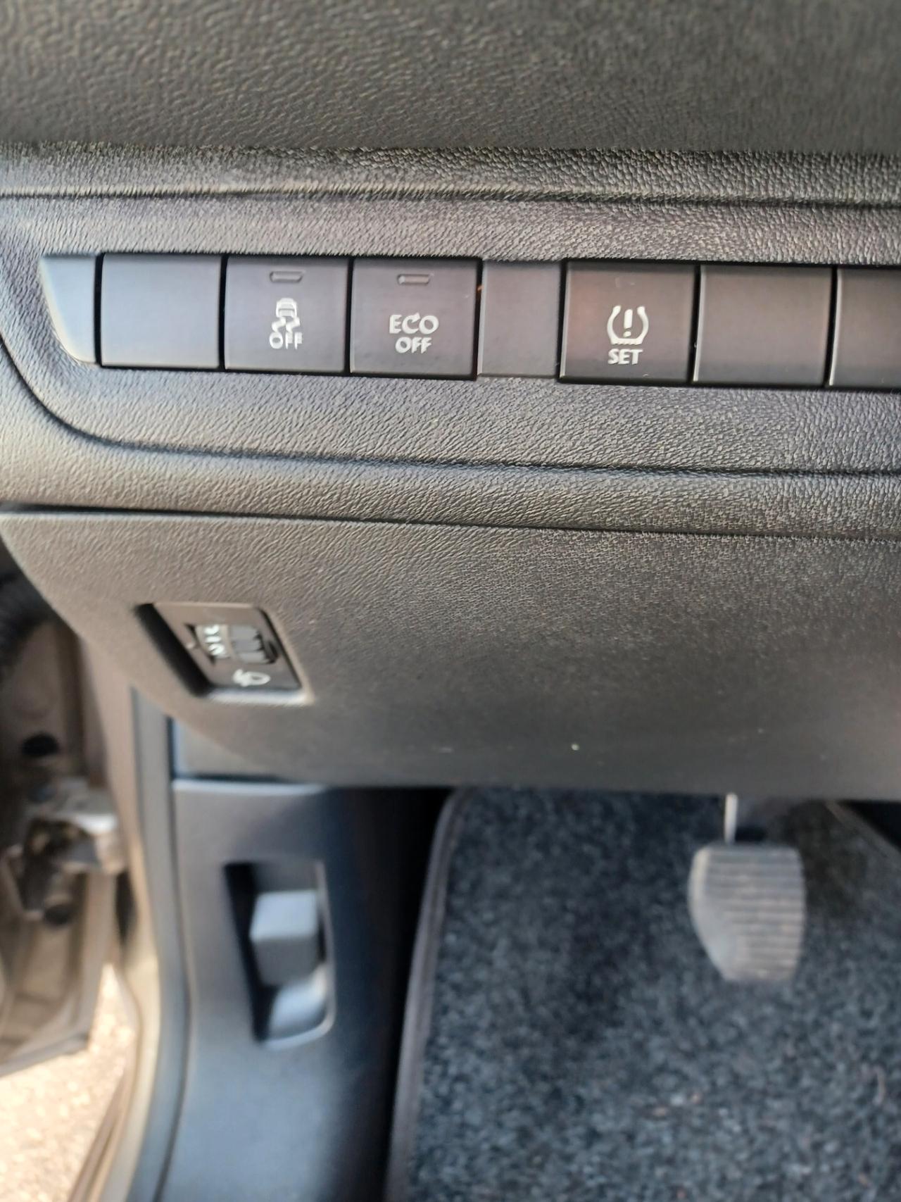 Peugeot 208 1.6 e-HDI 5 porte Allure ANNO 2015