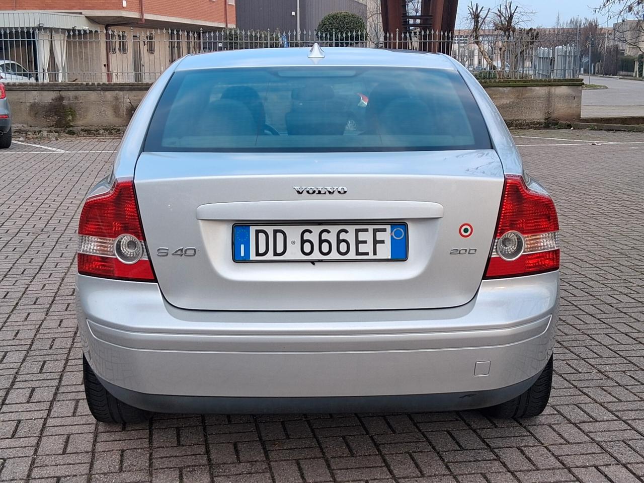Volvo S40 2.0 D cat Summum NEOPATENTATI..CELL 320 147 1147 WUATSAPP
