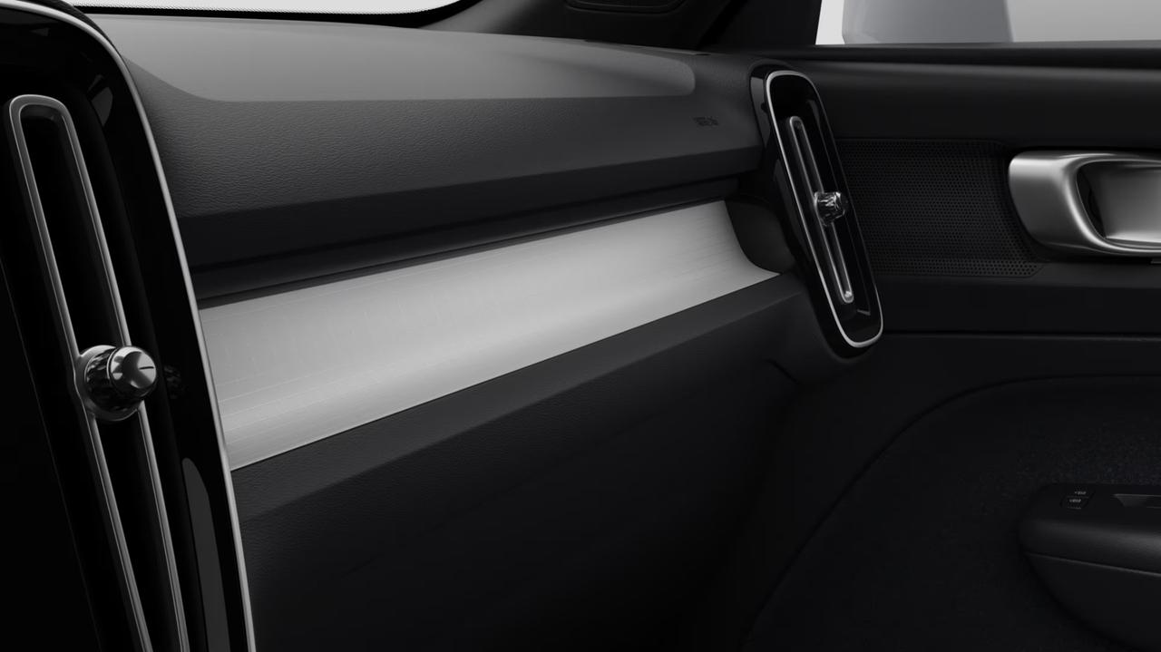 VOLVO XC40 CORE B3 AUTO PREZZO PROMO FINO A FINE MESE