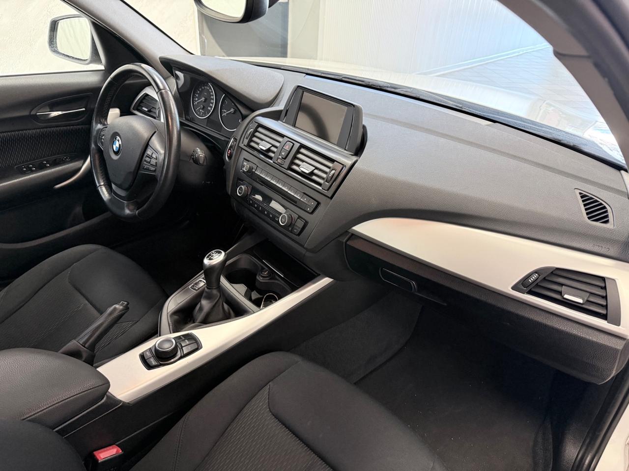 Bmw 116 116d 5p. Urban