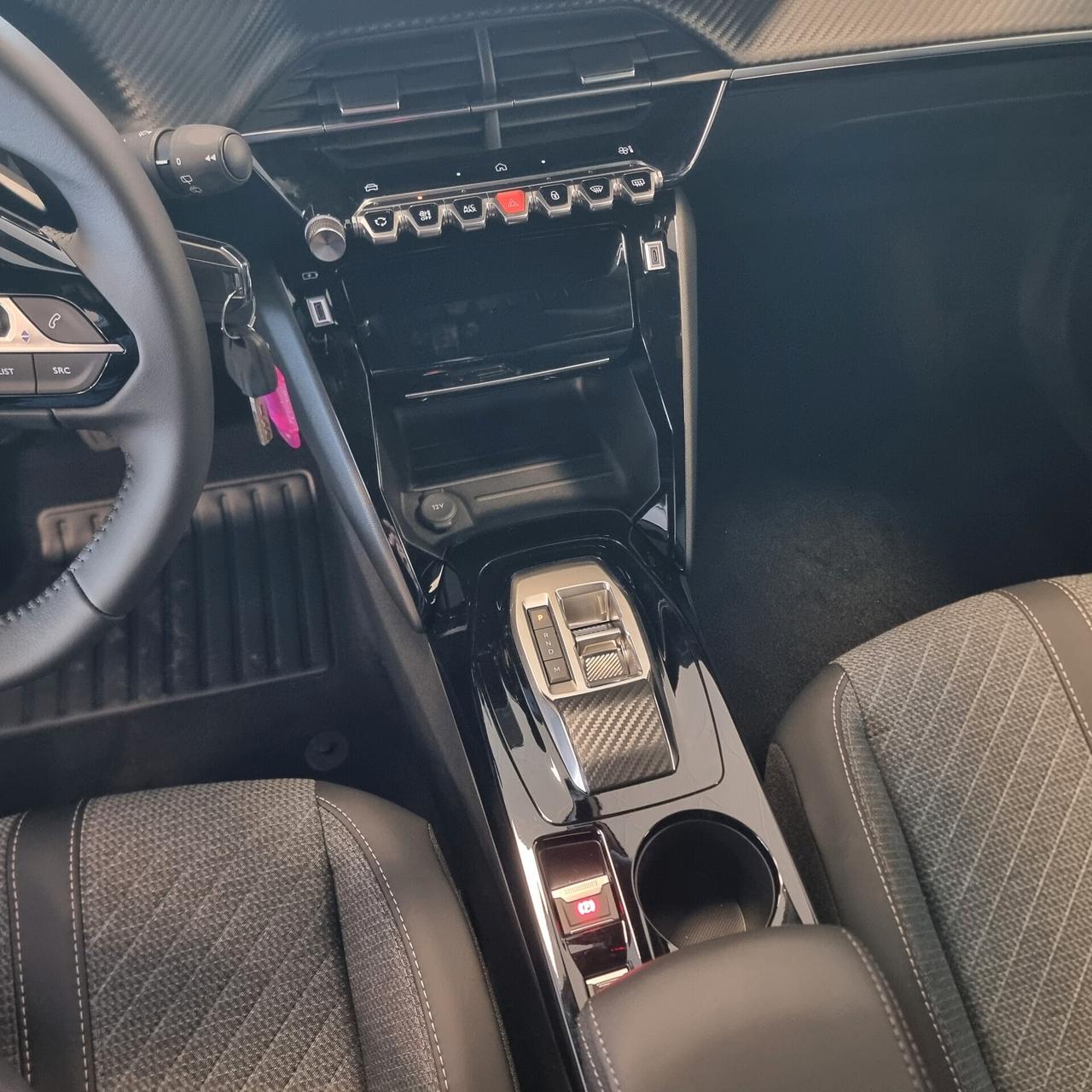 PEUGEOT 2008 ALLURE 1.2 Hybrid 136cv e-DCS6 cambio automatico S&S