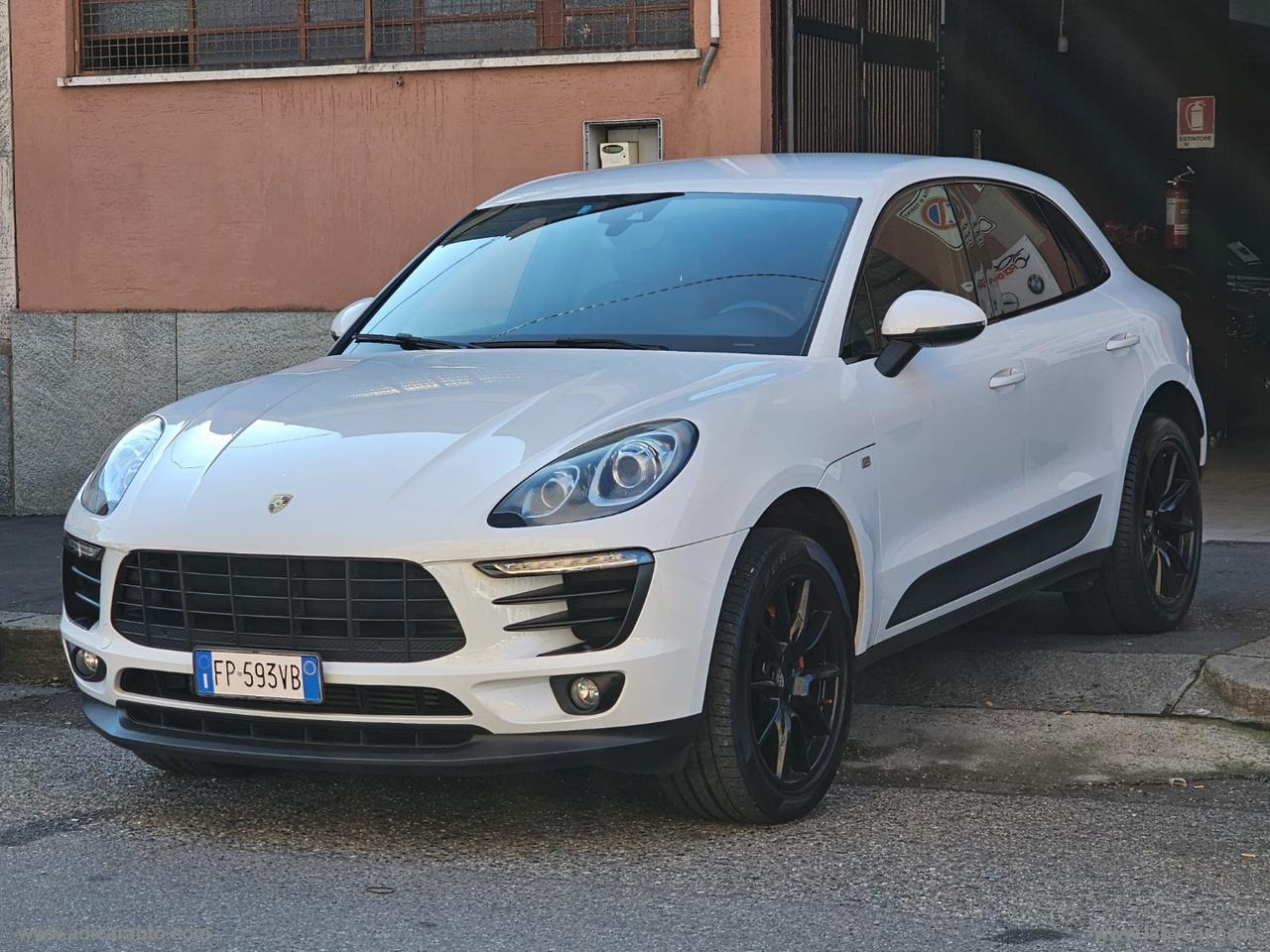 PORSCHE Macan 2.0 252CV Pure White